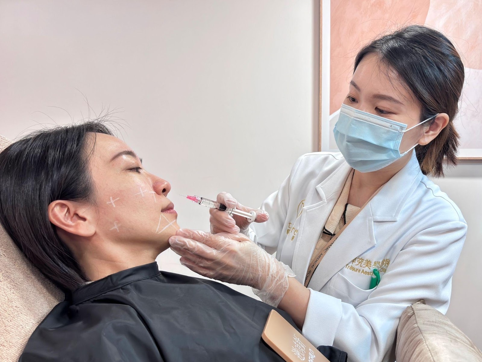 終結「饅化臉」危機！Profhilo逆時針、玻尿酸填充劑、水光針比一比