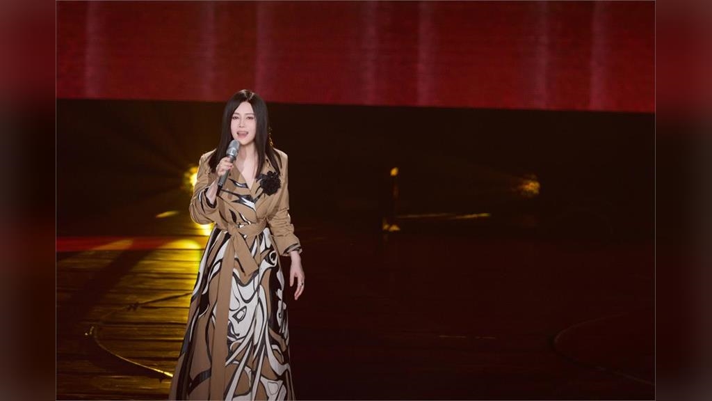 江蕙復出演唱會第4場「自爆身體現況」！後台狂嗑「2美食」苦笑：把節食收回