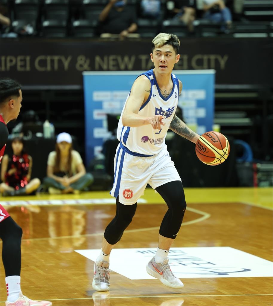 瓊斯盃／「台灣英雄」劉錚社群發出膝傷照！對自己喊話：繼續戰鬥