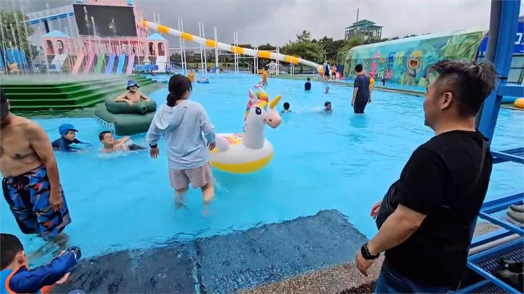 外圍環流影響宜蘭下起間歇性雨勢 地熱公園遊客少、童玩節人氣不減