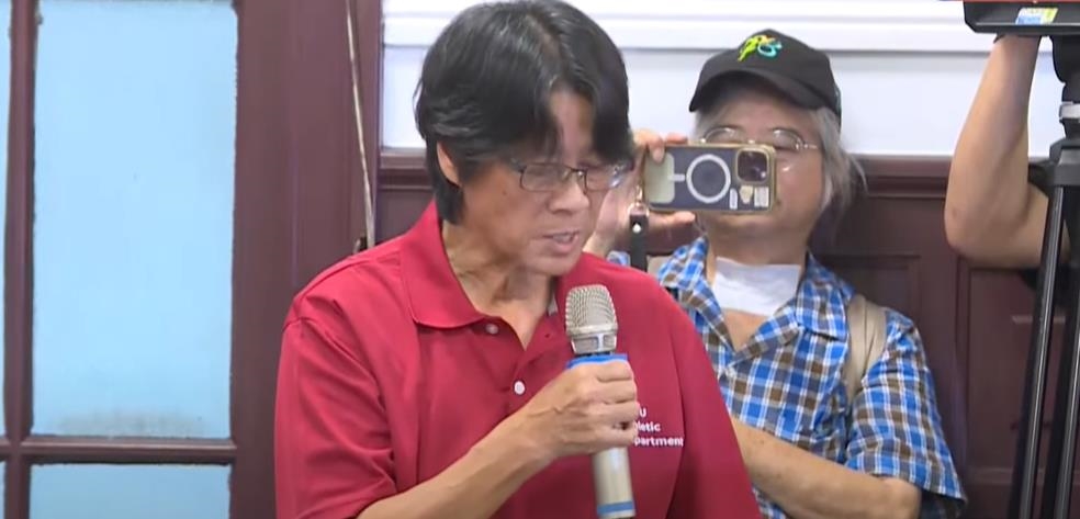 周台英記者會數度鞠躬道歉!「是否退出足壇」她認:如果可以我會繼續