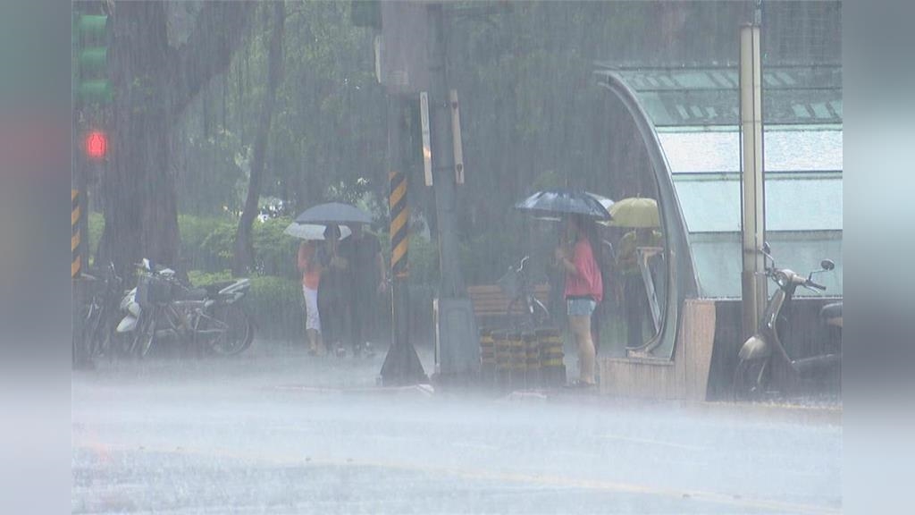 溼答答！10縣市雨勢一路下到晚上　這2地狂炸大豪雨