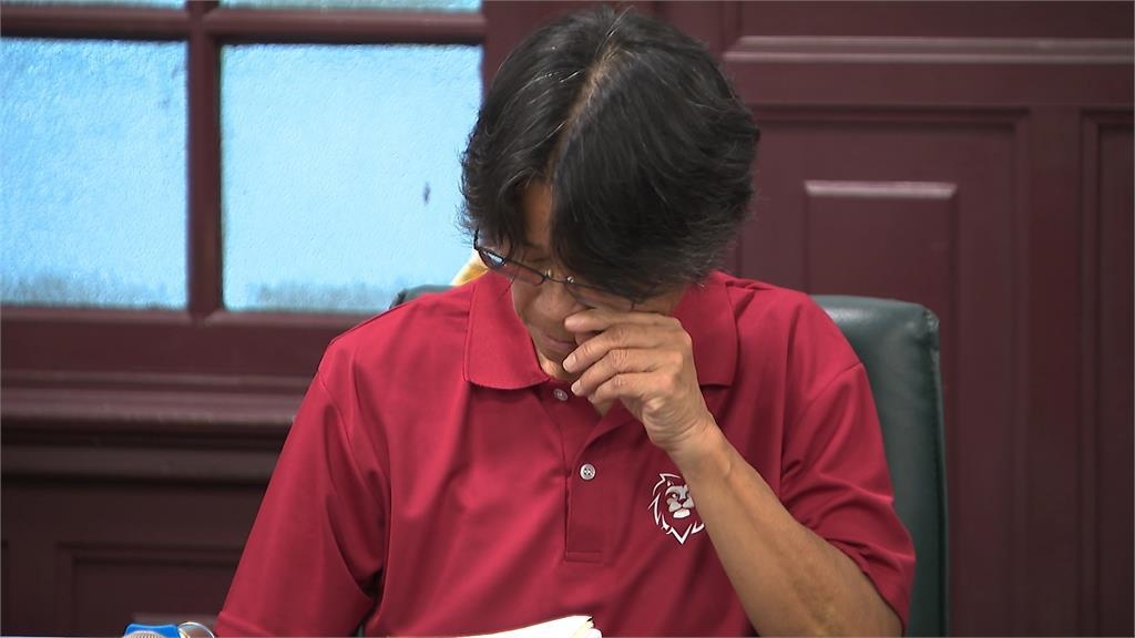台師大13人致歉！周台英「4度鞠躬」　哽咽：請接受我的道歉