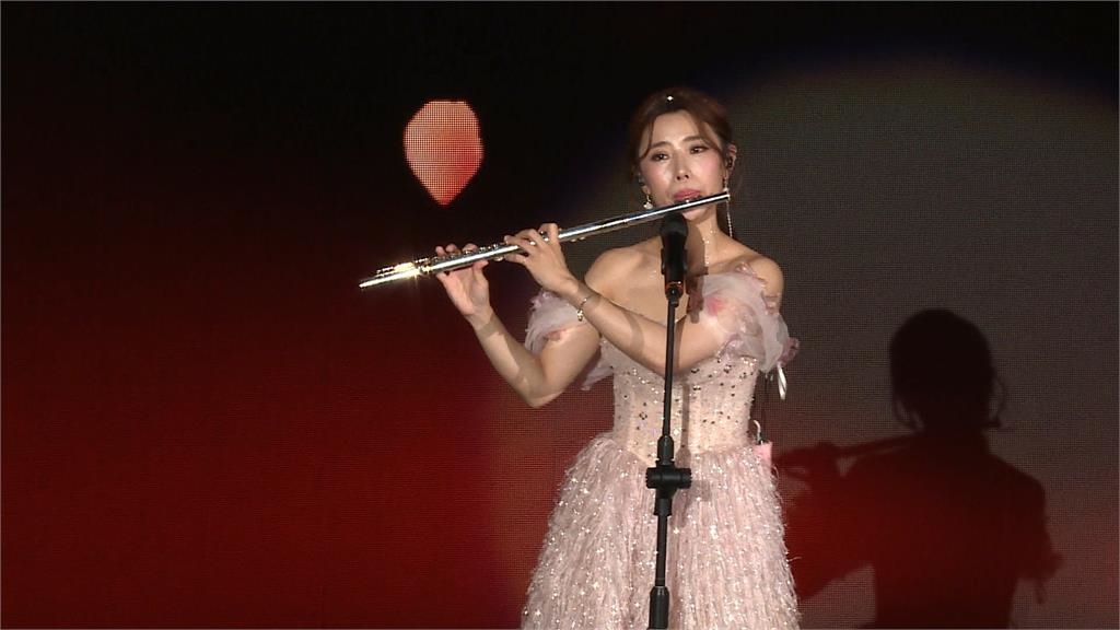 陳怡婷出道１２年首場演唱會　胡瓜親到場大力相挺