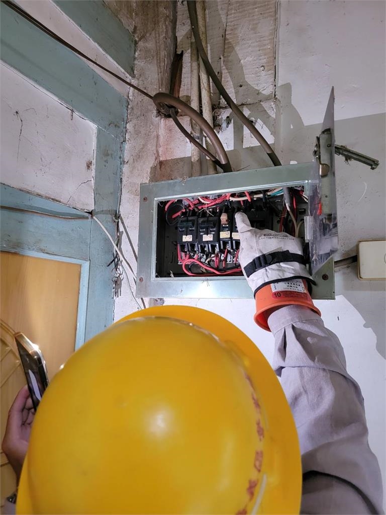 嘉義36萬停電戶全清零！台電搶修人員驚見「2棒球國手」曾奪奧運銀牌