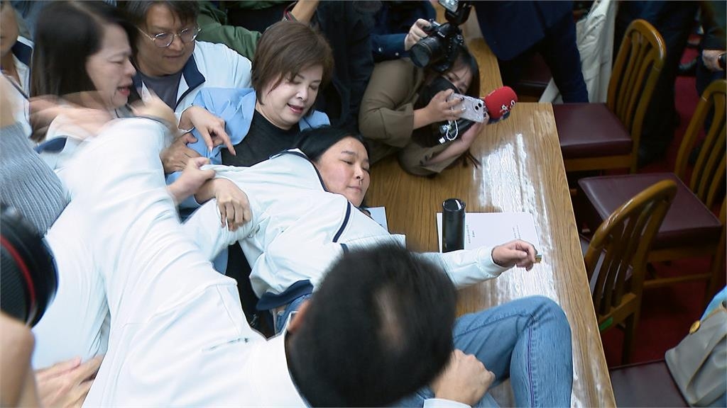 演藝圈又1人表態挺罷免!名導認了「對黃國昌有成見」:無法相信這種人