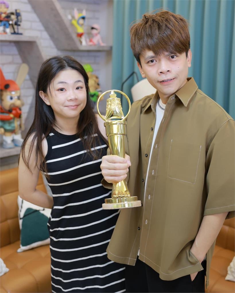 愛車「遭刮超深裂痕」慘況曝!凶手「竟是員工」蔡阿嘎嘆:什麼倒楣命格