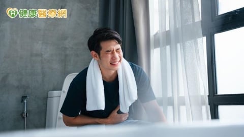 清宿便就能排毒？一定要每天排便才健康？腸胃醫揭3大迷思