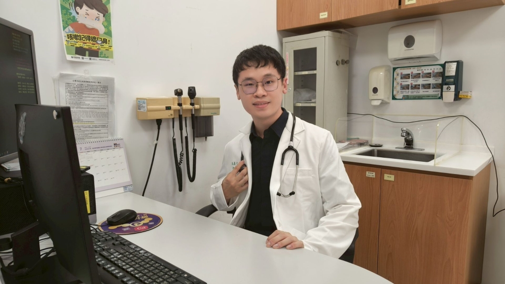 熱痙攣、熱暈厥、熱衰竭、中暑怎麼分？熱傷害「5症狀」家長須留意！