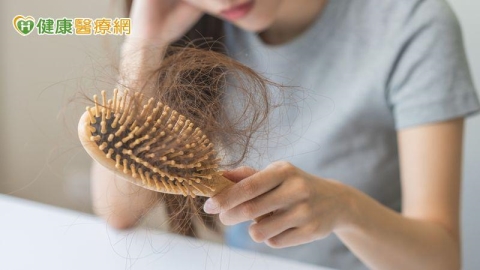 掉髮族注意！中醫師揭「3類」常見禿頭原因與對應治療方式