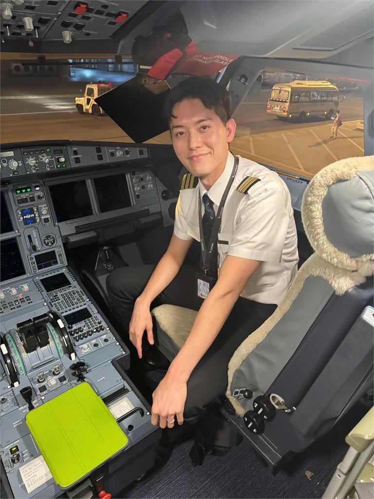 港姐冠軍遭轟「闖駕駛艙拍照」 機師老公尪急護妻:已停在地面、開門可拍