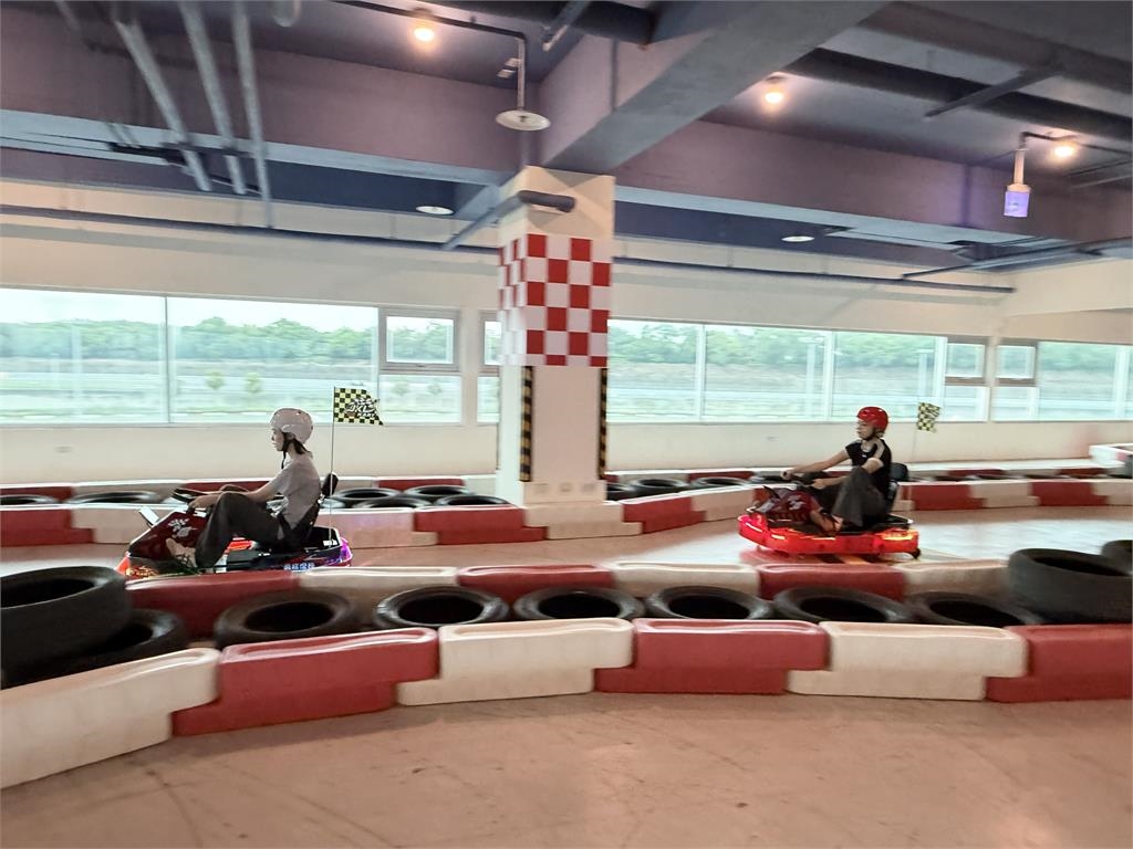 暑假親子出遊新選擇！麗寶國際賽車場推「甩尾車、小小卡丁車」體驗