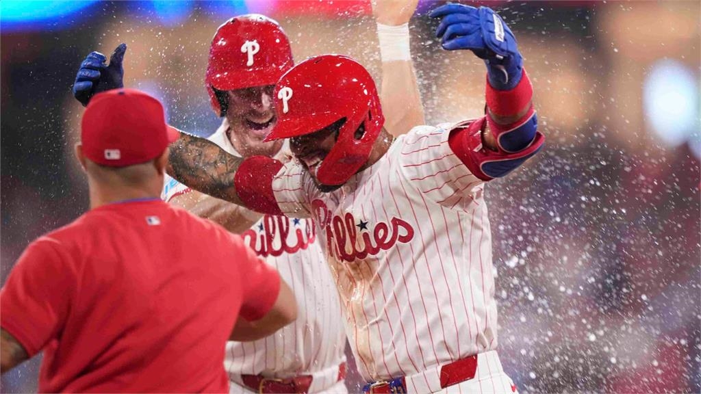 MLB(影)/手伸太長GG!紅襪捕手延長賽「再見妨礙打擊」吞敗、創54年窘紀錄