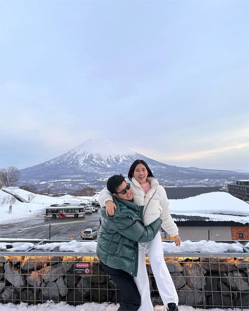 周興哲出賣愛妻私下健身模樣！「超真實面貌」他不忍吐槽1句…網笑：有夠皮