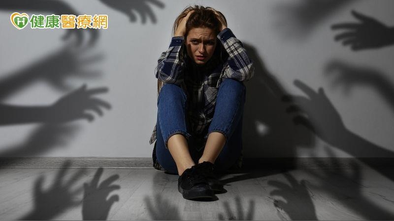 心悸、喘不過氣卻查不出病？你可能患上恐慌症　自測13種症狀中了幾項？