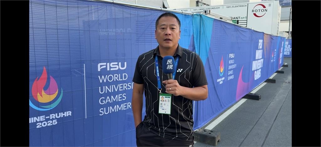 阻擋中國人搶賀電被讚勇　挺身記者：「珍惜民主，繼續為台灣健兒加油」 