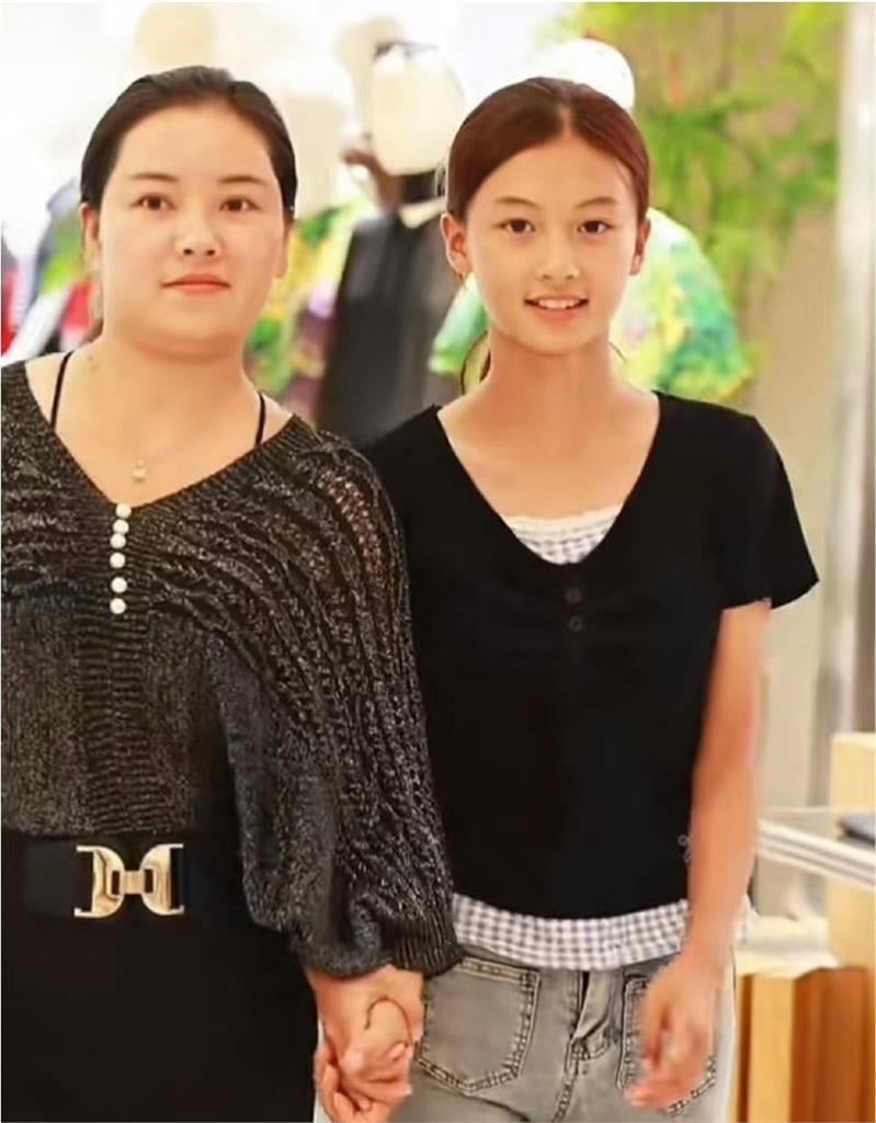 15歲素人撞臉張柏芝爆紅被讚「初戀臉」　《延禧》製作人簽約突喊卡原因曝