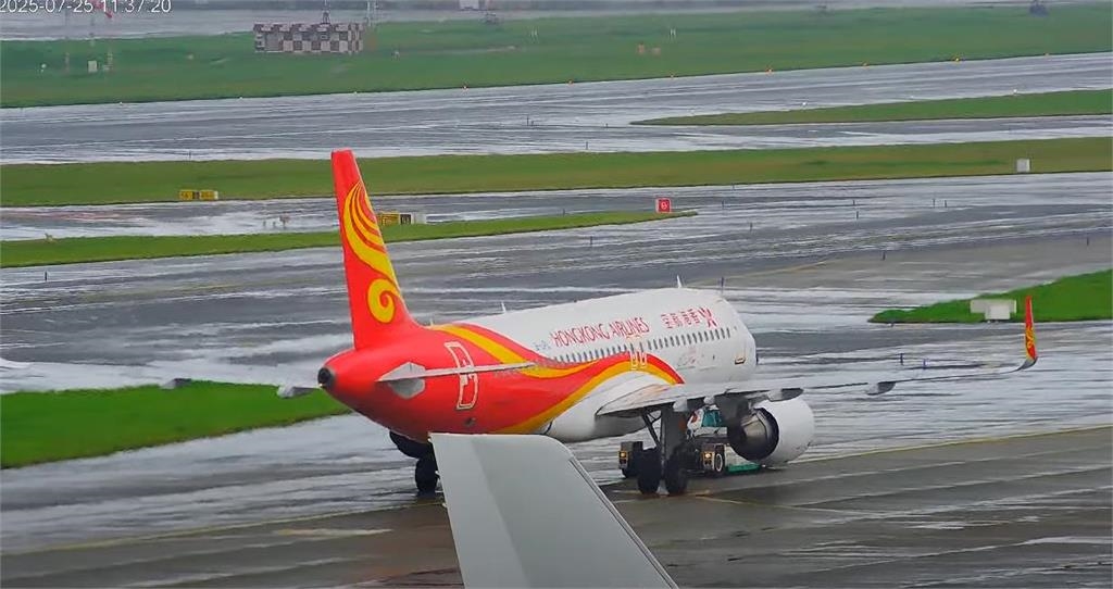 桃園機場驚見「兩台飛機頭對頭」！班機疑滑錯道「這航空」發聲還原真相