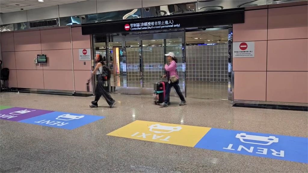 明天就要投票了! 桃機接機志工暖迎海外遊子