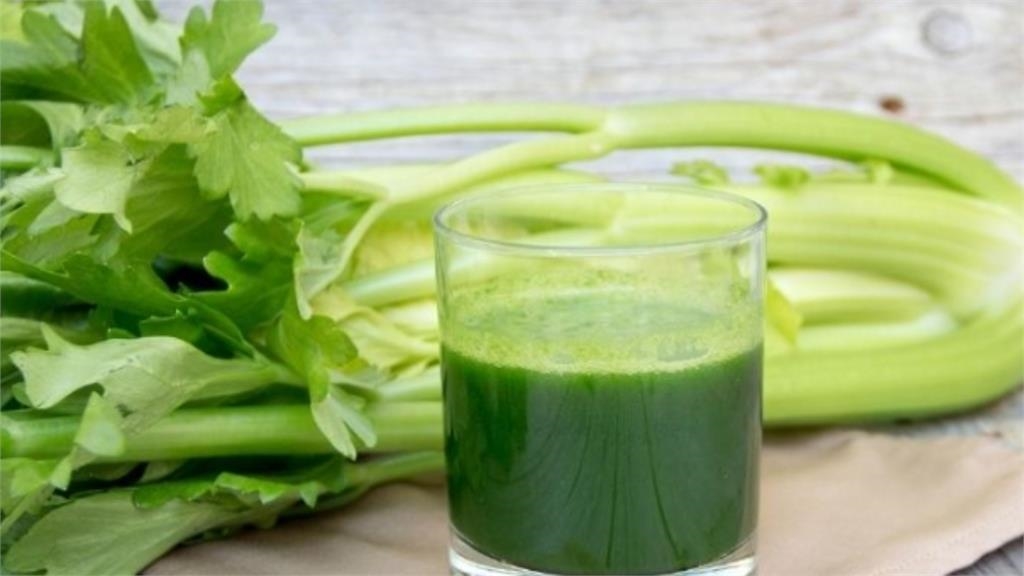 食用芹菜「降血壓又顧血管」好處多?醫示警「2族群」吃太多成腸道負擔!