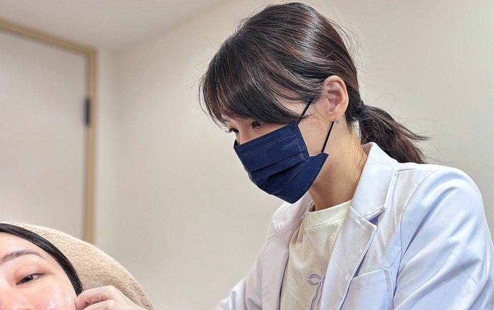 「Profhilo逆時針」 vs 「膠原蛋白增生劑」有何不同?醫師親授抗老雙星選擇秘訣!