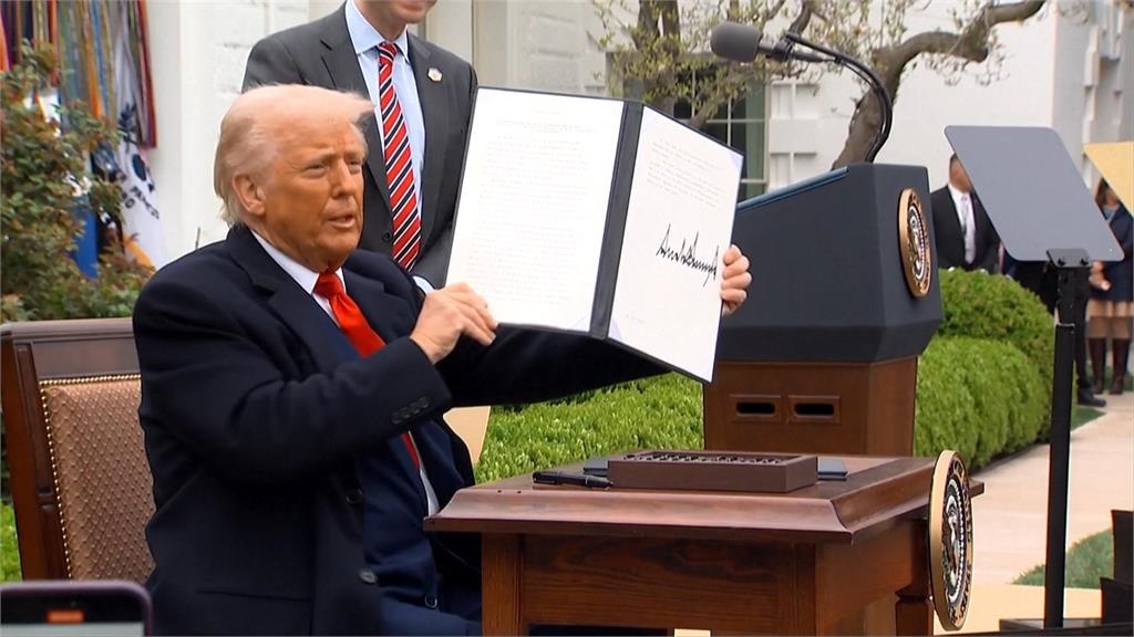 鄭麗君率隊赴美展開第4輪談判　經長郭智輝透露：8/1有結果