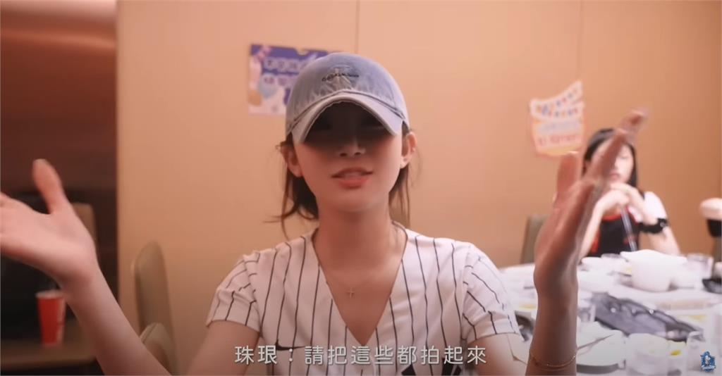 李珠珢壓低帽子「僅露半張臉」吐心聲!見前隊友「1舉動」秒轉無奈表情