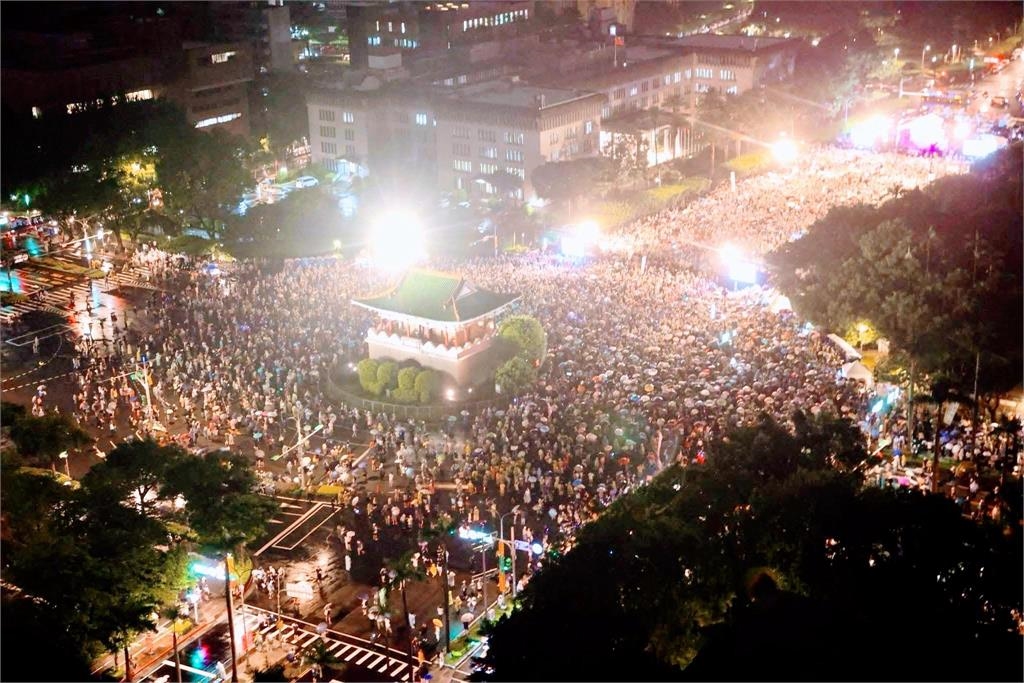 726大罷免「不同意」完封！陳慕義吐「暖心34字」惹哭全場：台灣人的骨氣