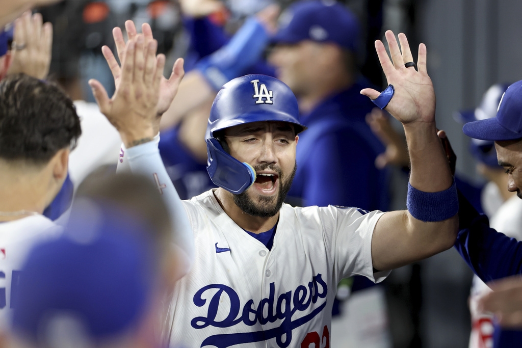 MLB／道奇「175轟重砲外野手」遇低潮球迷喊交易補強　總教練羅伯斯正面回應！