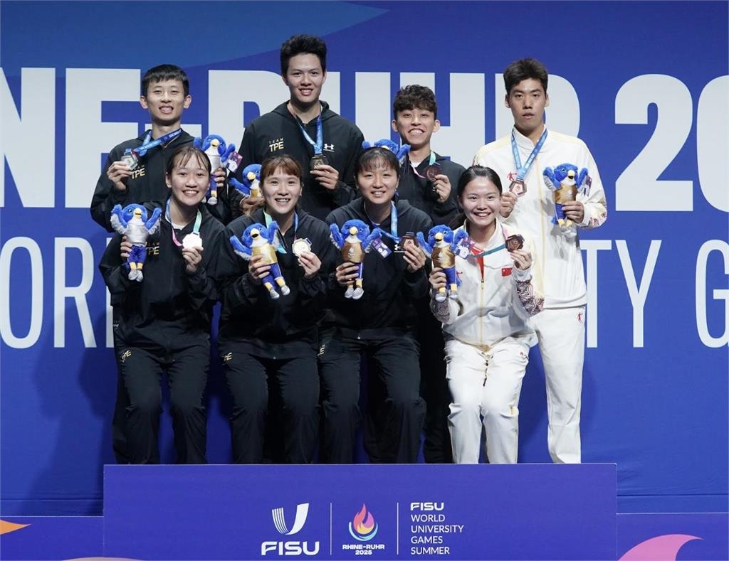 世大運(影)/感動!混雙包辦金銀銅三面台灣會旗飄揚!男單丁彥宸也摘金