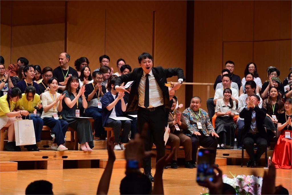 尼布恩合唱團東京奪金 賽前中國施壓致改名撤旗