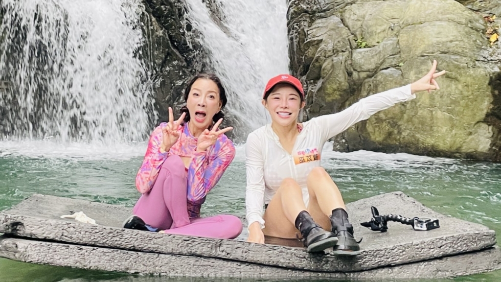 藝人集體下水出事！ 巫苡萱失控「暴衝回岸上」錄影急喊卡 楊繡惠不忍了