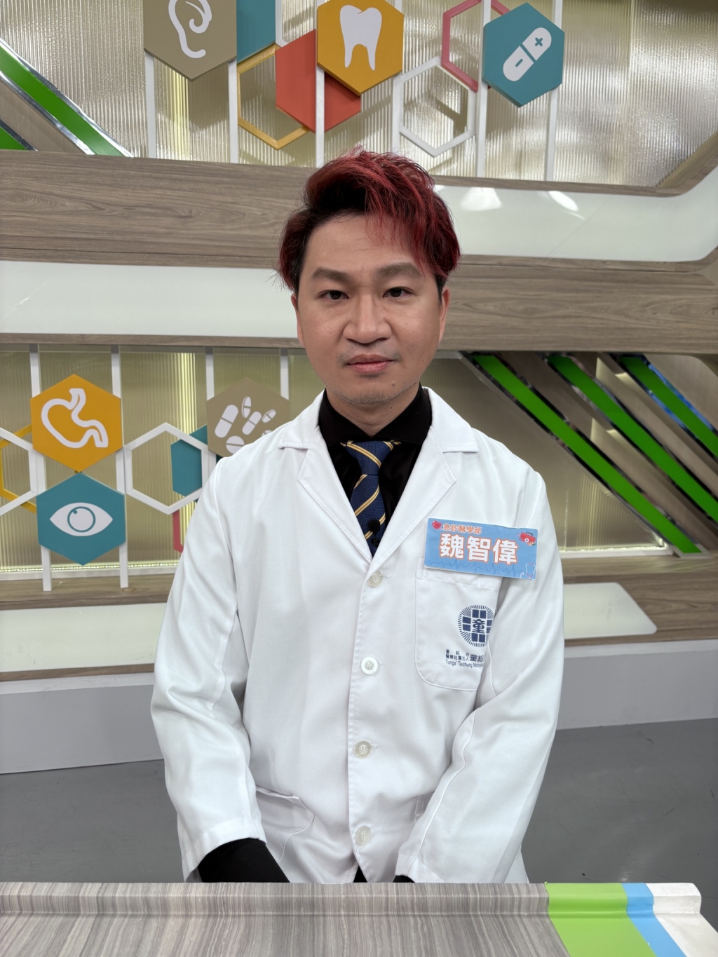 舒子晨《醫學大聯盟》呼籲別以為撐一下就過去了 藝人太敬業尿尿變成咖啡色？