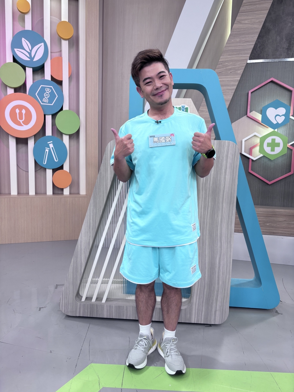 舒子晨《醫學大聯盟》呼籲別以為撐一下就過去了 藝人太敬業尿尿變成咖啡色？