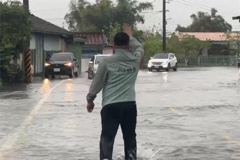 快新聞／不要出門！雨彈狂炸　嘉義縣緊急停班、停課
