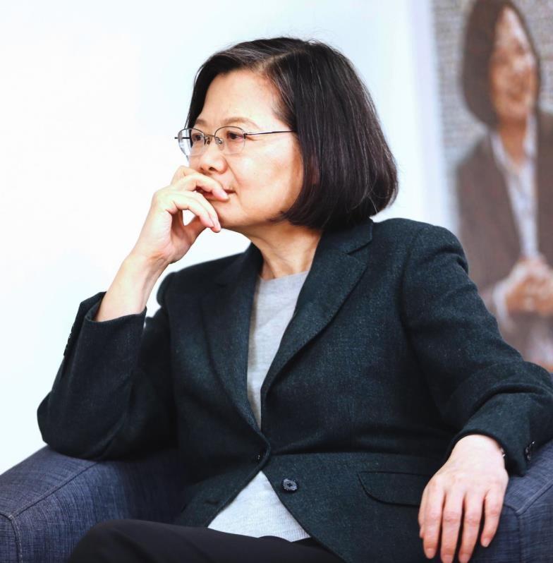 擋藍白「普發一萬元」重傷726大罷免?財經網美道歉:為了我們的國家