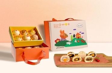 另類中秋禮 買月餅獻愛心助籌建「瑪利亞安老家園」