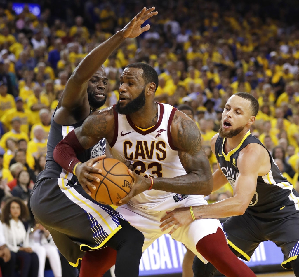 NBA／柯瑞評史上「最強勇士隊」　「這兩季」陣容難分高下！