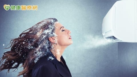 頭暈、肩緊、精神差？芳療中醫師教：薑茶＋刮痧＋精油對抗「冷氣病」