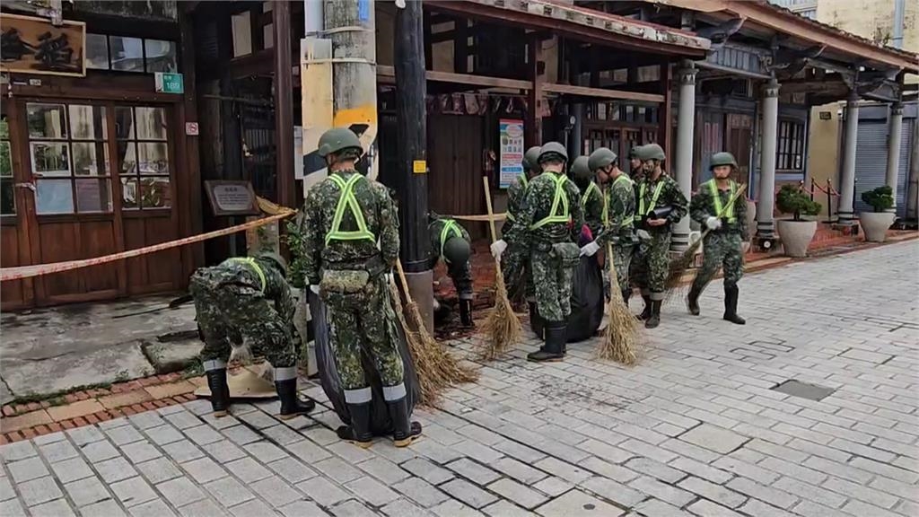 大車不顧淹水硬闖! 撞破後壁菁寮住家 屋主夫妻割傷縫針
