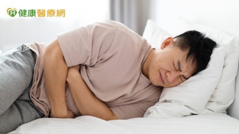 他背腹劇痛一查竟是「血糖性神經痛」 醫揭常見症狀