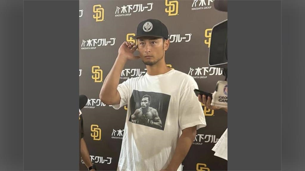 MLB/達比修204勝寫美日通算紀錄!穿「這人」T恤展現對摯愛家人感謝 MLB/達比修204勝寫美日通算紀錄!穿「這人」T恤展現對摯愛家人感謝
