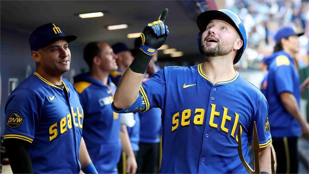 MLB(影)/42轟!水手勞雷「左右開弓捕手砲第一人」 挑戰破法官美聯單季最多轟 MLB(影)/42轟!水手勞雷「左右開弓捕手砲第一人」 挑戰破法官美聯單季最多轟