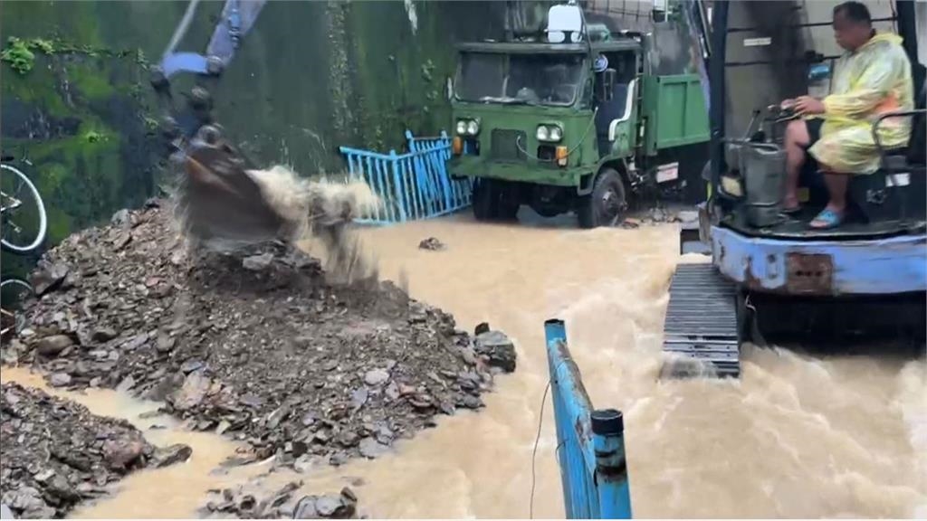 屏東三地門雨狂下「泥流湧部落」　居民：上次是八八風災
