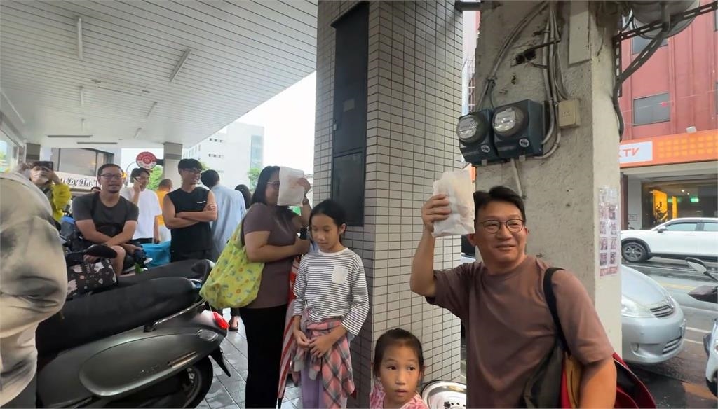 願賭服輸!罷免未過請雞排 台東網友送百份雞排完成賭約