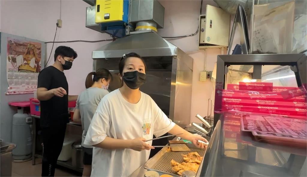 願賭服輸!罷免未過請雞排 台東網友送百份雞排完成賭約