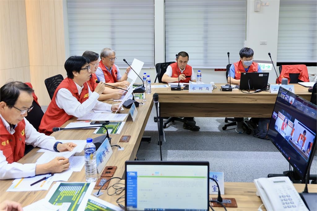 快新聞／與卓揆視訊通報高雄災情　陳其邁：搶通山區道路為重點任務