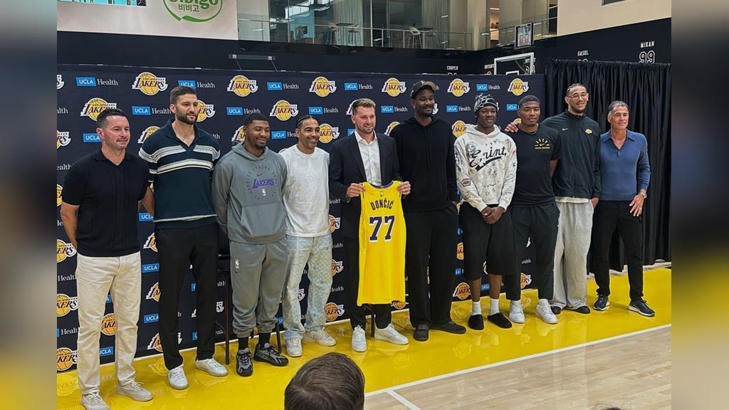 NBA(影)／Doncic歡喜和湖人續約!　大部分隊友來恭賀卻獨缺最重要一人