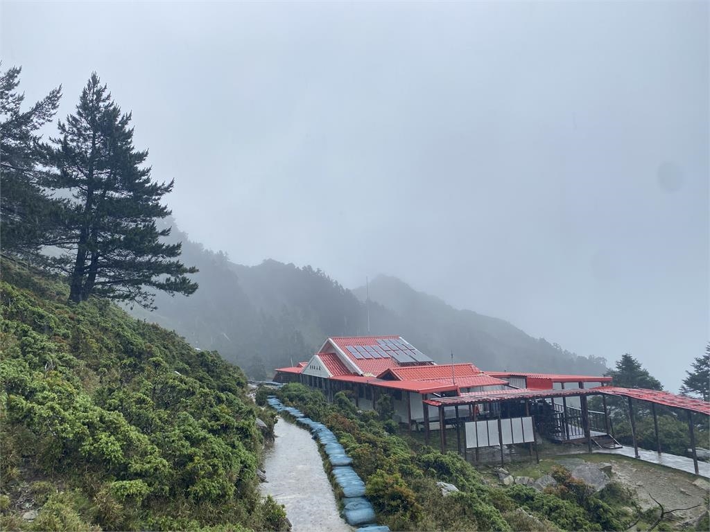 快新聞／溪水暴漲！知本森林遊樂區預警休園　嘉明湖、向陽山屋可全額退費