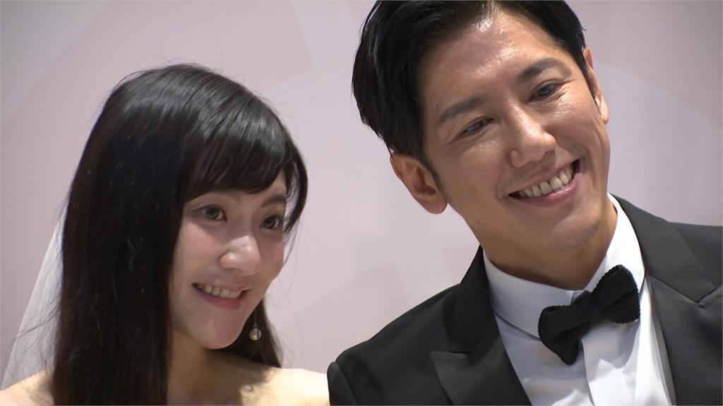 林逸欣穿絕美婚紗辦婚宴! 笑稱發三次喜帖終於順利完婚